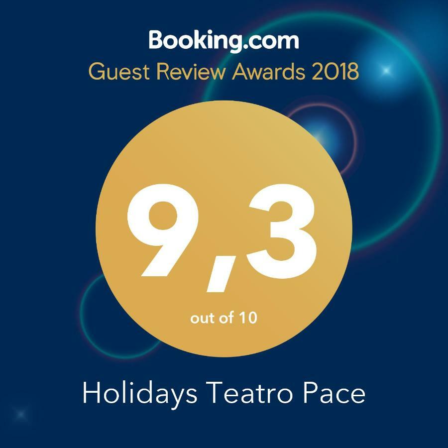 Holidays Teatro Pace Рим Екстер'єр фото